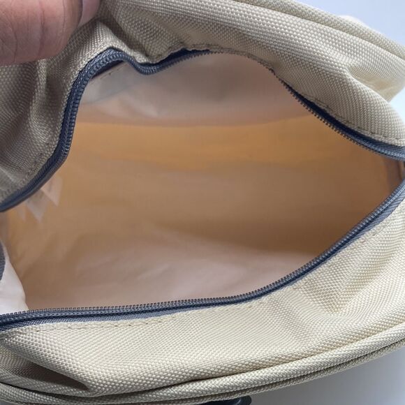 Lacoste Parfums Makeup/toiletry/shaving Bag - Picture 10 of 10